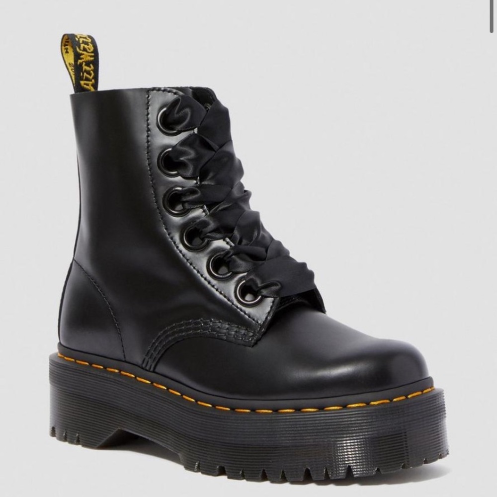 Doc marten molly butteroo boots